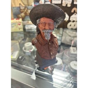 1982 Bufffalo Bill sculpture by D. Monfort 6.5 inch tall